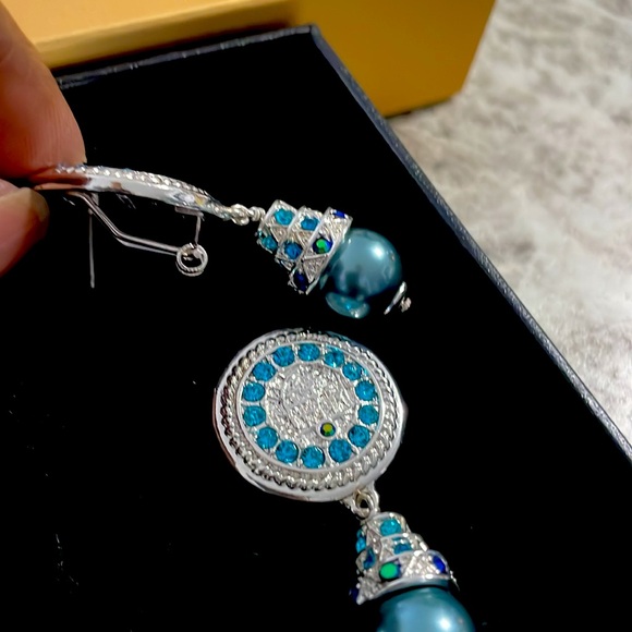 Heidi Daus Swag Earrings for Pierced Ears - Picture 6 of 10